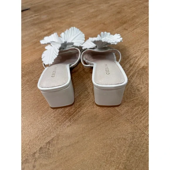 Cecelia New York White Leather Floral Block Heel Sandals Mules Size 7 Square Toe